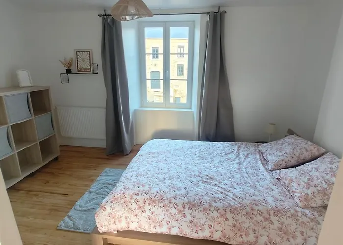 Grande Maison De Famille Au Coeur Du Cotentin Montsenelle